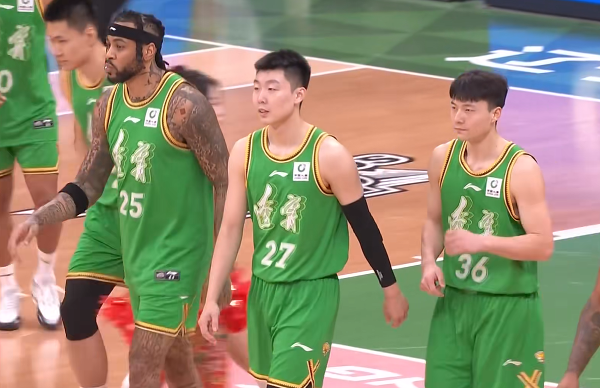 乐动体育登录入口-CBA一夜4场惨案+2场逆转！广东3连胜 上海9连胜终结 附上最新排名
